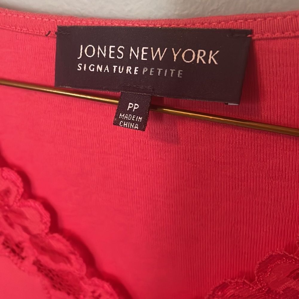 Bundle (3) New York Signature Petite Lace V-Neck Tops - PP-Good Condition - Picture 5 of 11